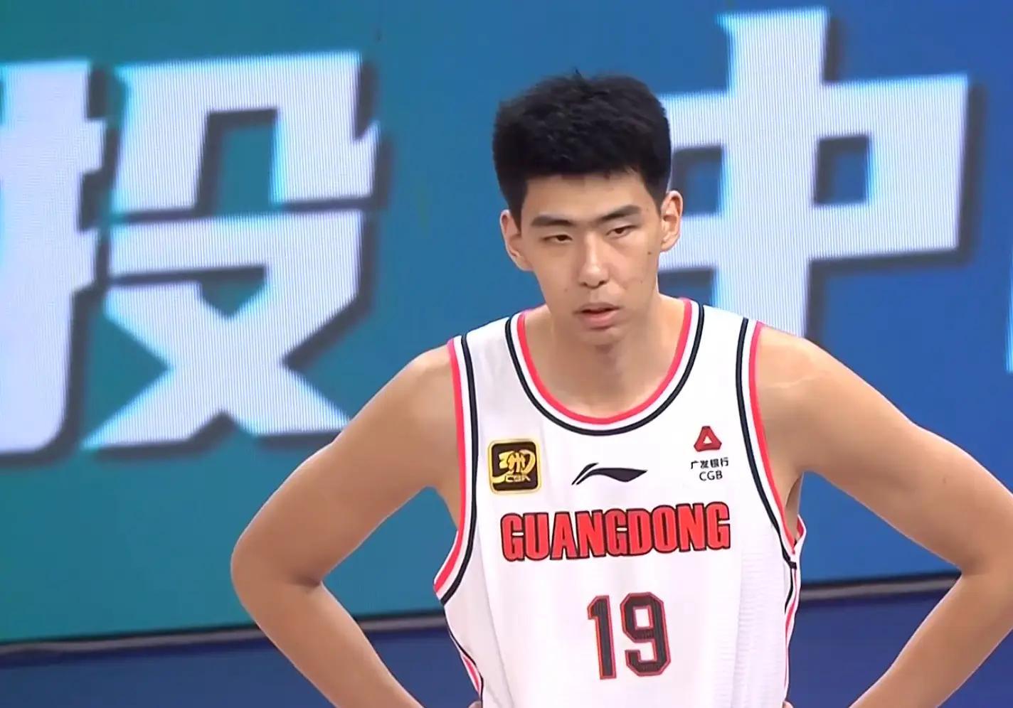 广东被美国球队绝杀!防守拉胯,彰华非无地位,杜润旺杨溢难救主